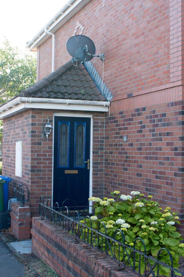 The Bell Apartment. Modern, Stylistic & Luxurious Falkirk Exterior photo